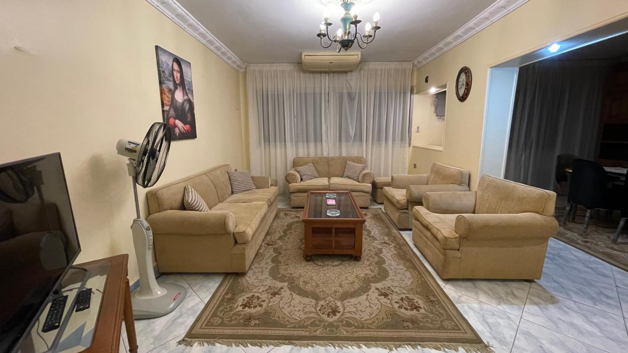 New Cozy Apartment 5 Minutes Away From Cairo Airport And All Amenties エクステリア 写真